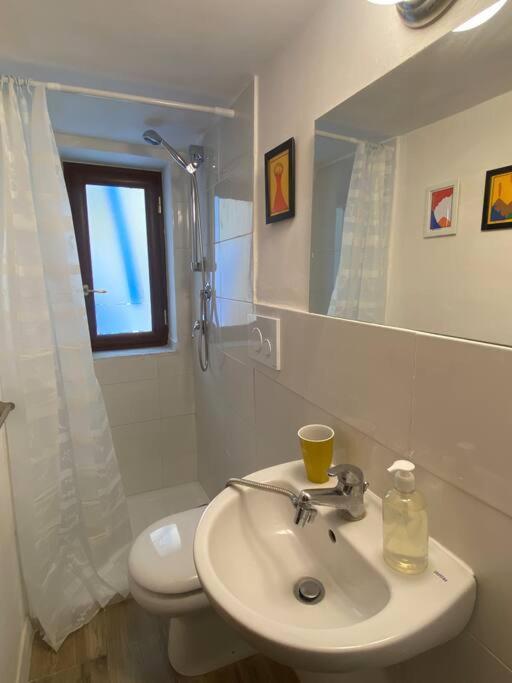 A Casa Mi Apartment Napoli Bagian luar foto